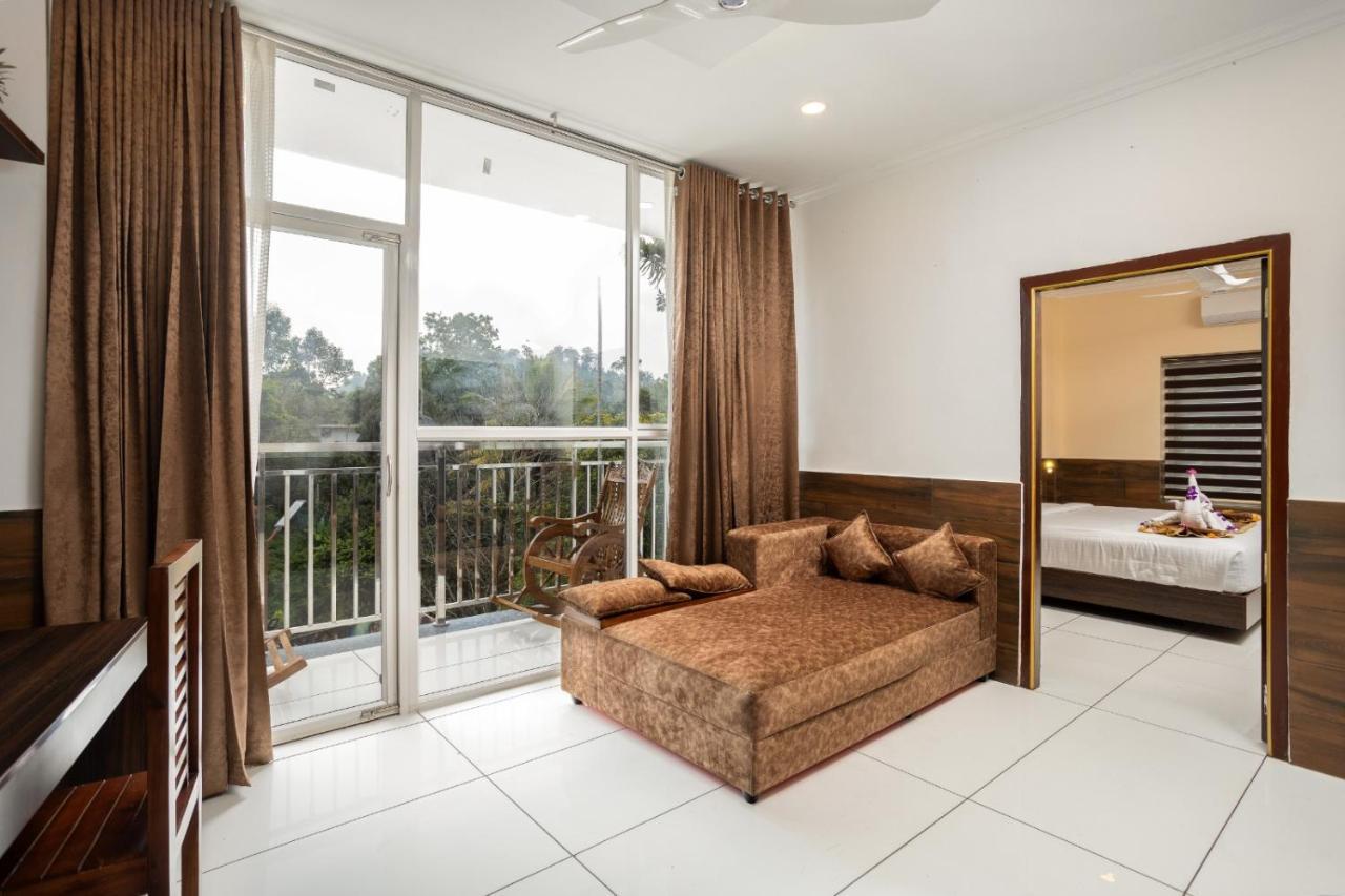 Star Emirates Luxury Resort And Spa, Munnar Anachal Bagian luar foto