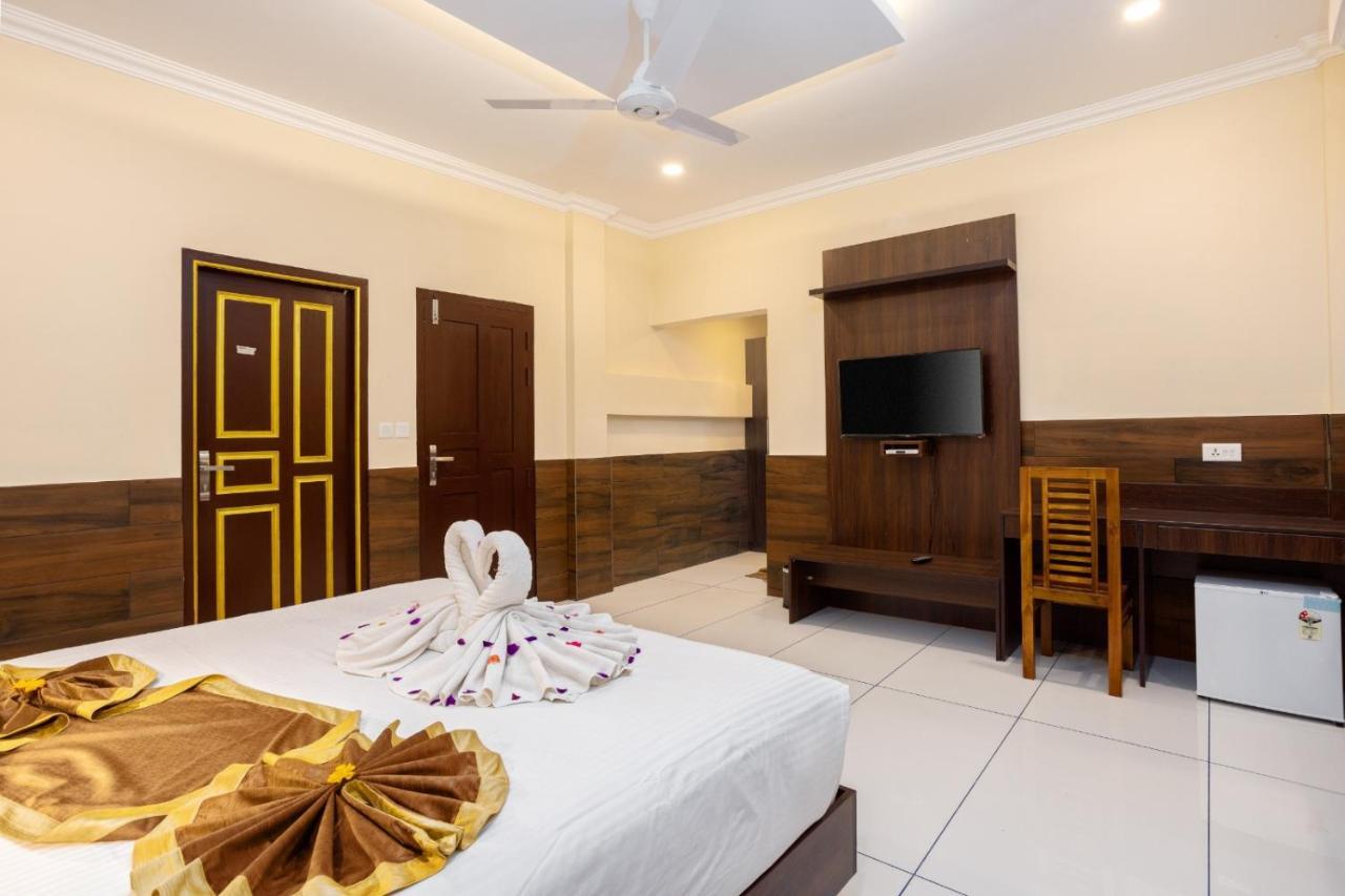 Star Emirates Luxury Resort And Spa, Munnar Anachal Bagian luar foto