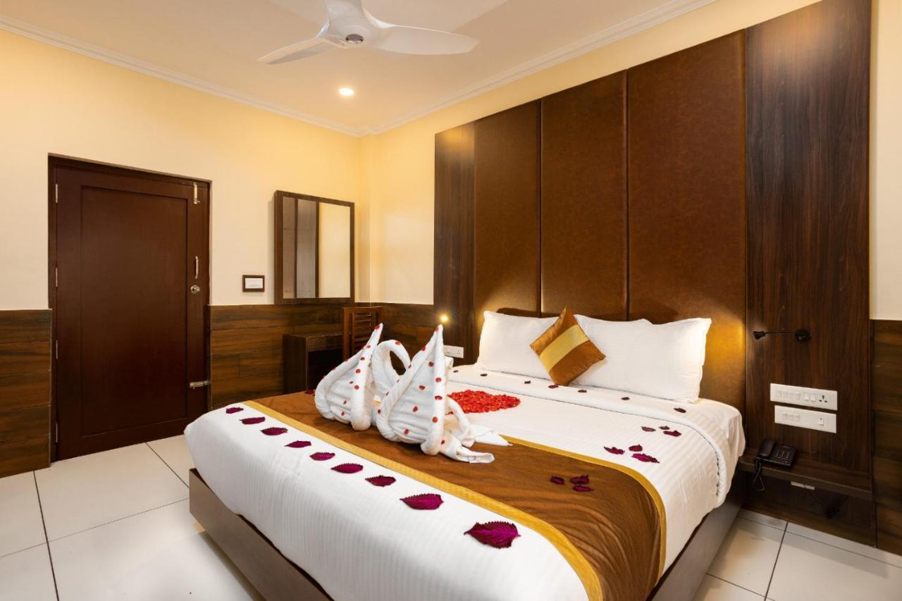 Star Emirates Luxury Resort And Spa, Munnar Anachal Bagian luar foto