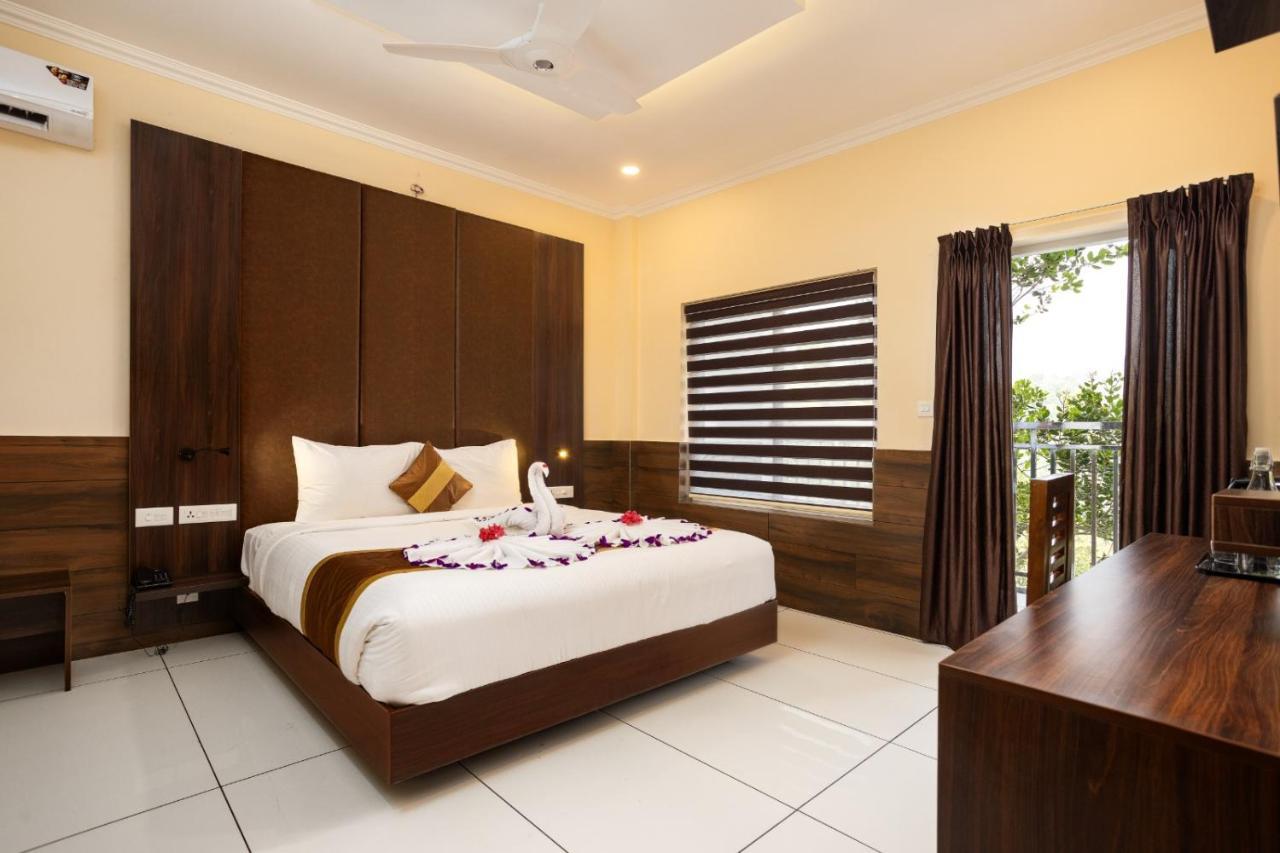 Star Emirates Luxury Resort And Spa, Munnar Anachal Bagian luar foto