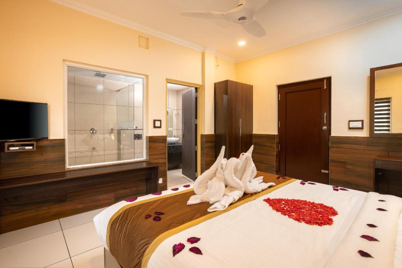 Star Emirates Luxury Resort And Spa, Munnar Anachal Bagian luar foto