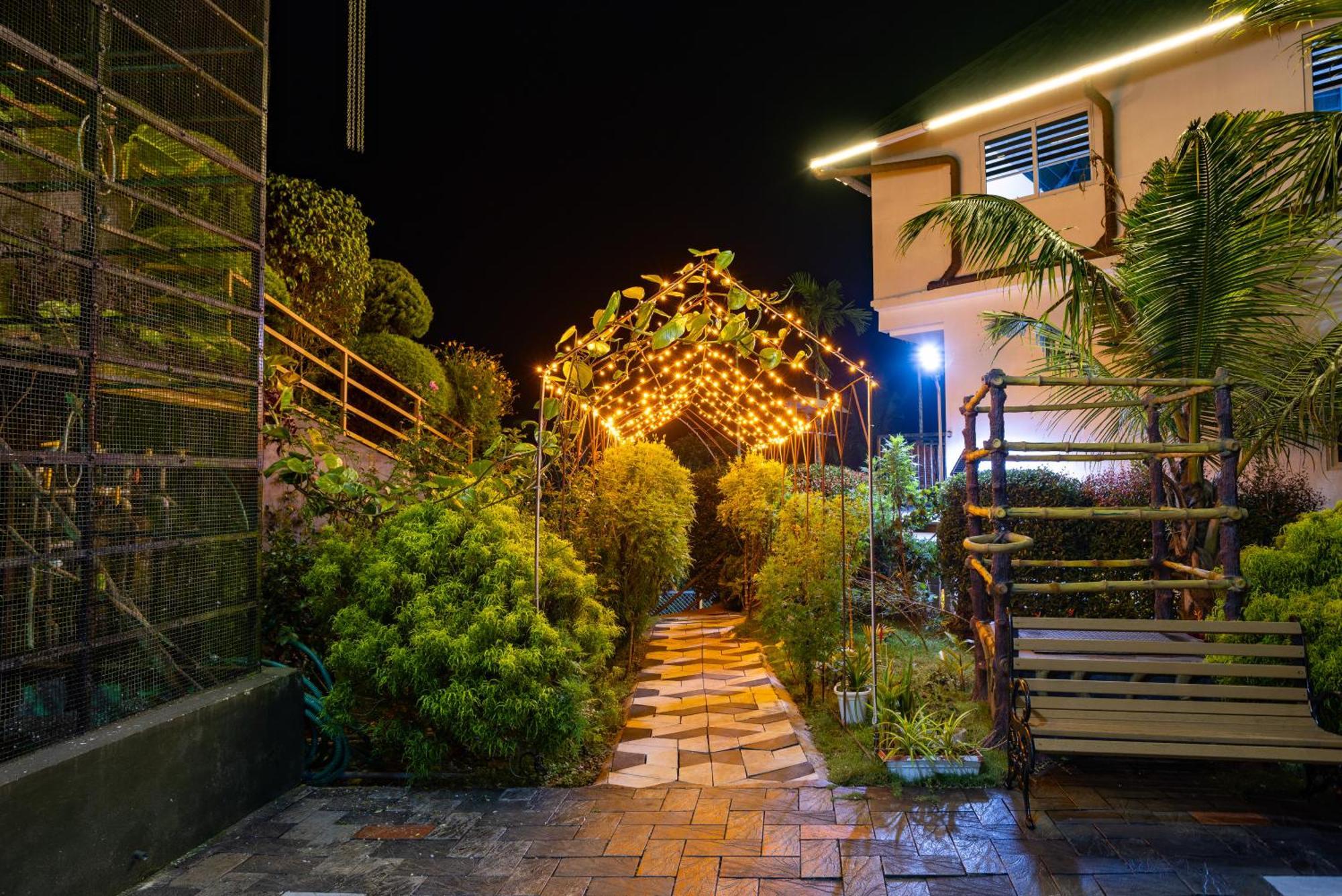 Star Emirates Luxury Resort And Spa, Munnar Anachal Bagian luar foto