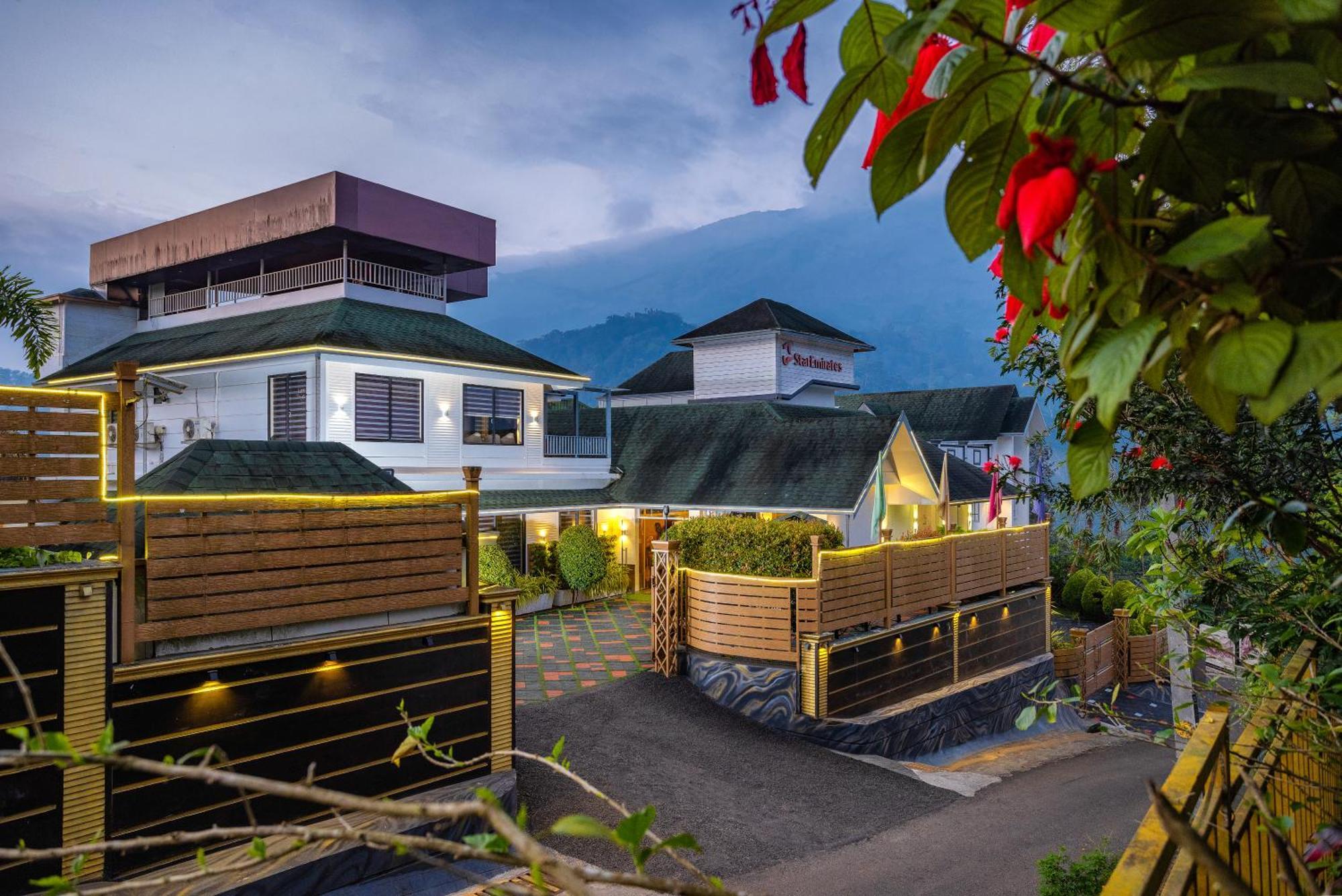 Star Emirates Luxury Resort And Spa, Munnar Anachal Bagian luar foto
