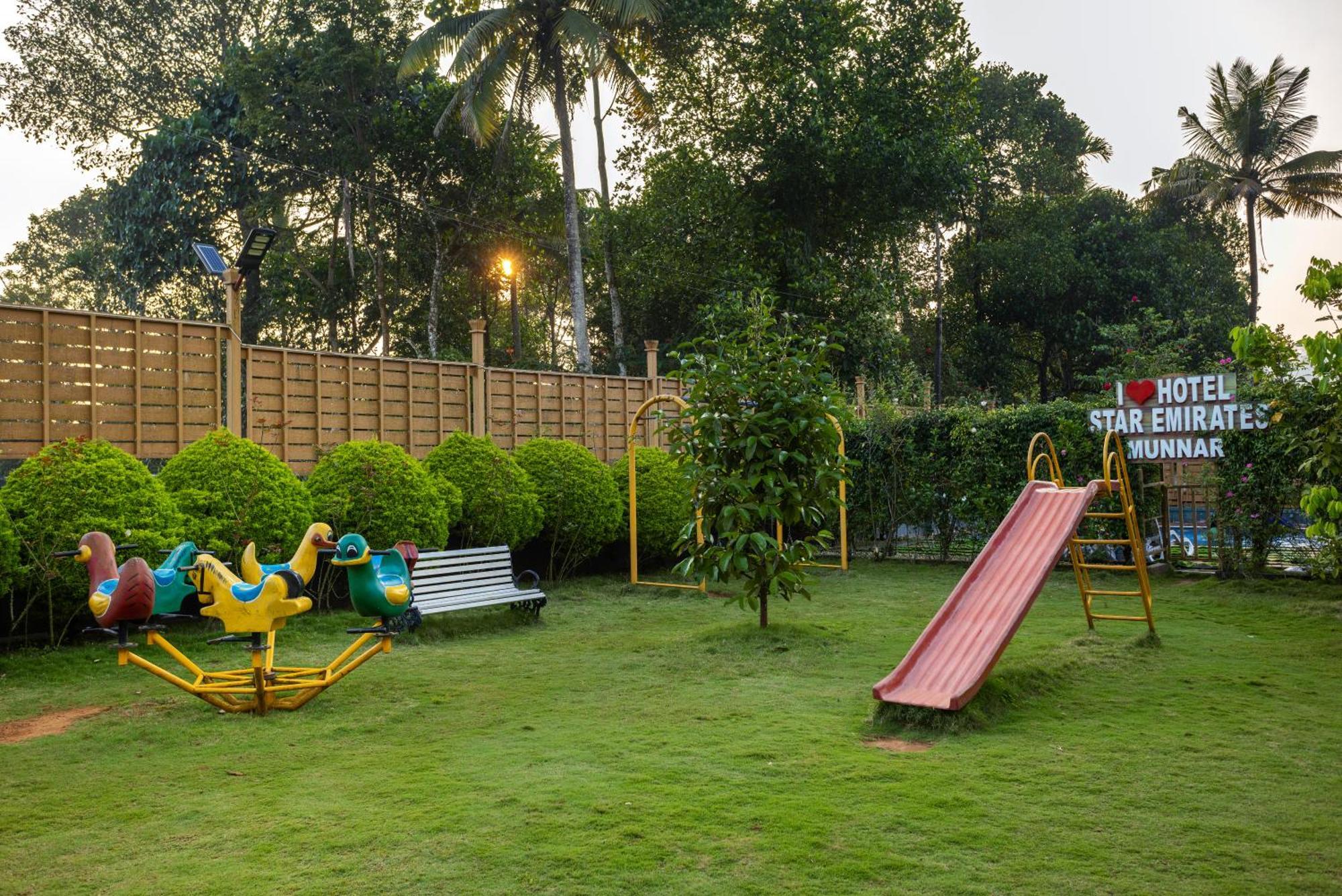 Star Emirates Luxury Resort And Spa, Munnar Anachal Bagian luar foto