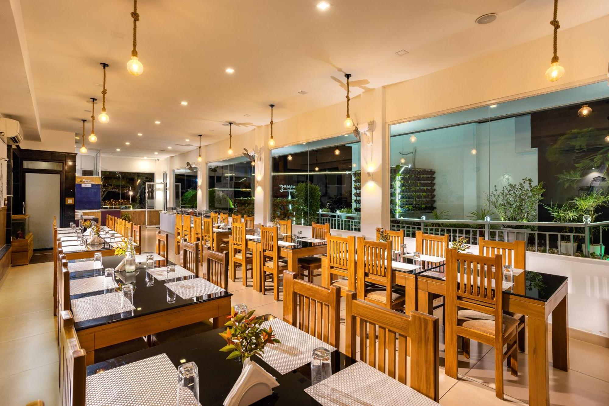 Star Emirates Luxury Resort And Spa, Munnar Anachal Bagian luar foto