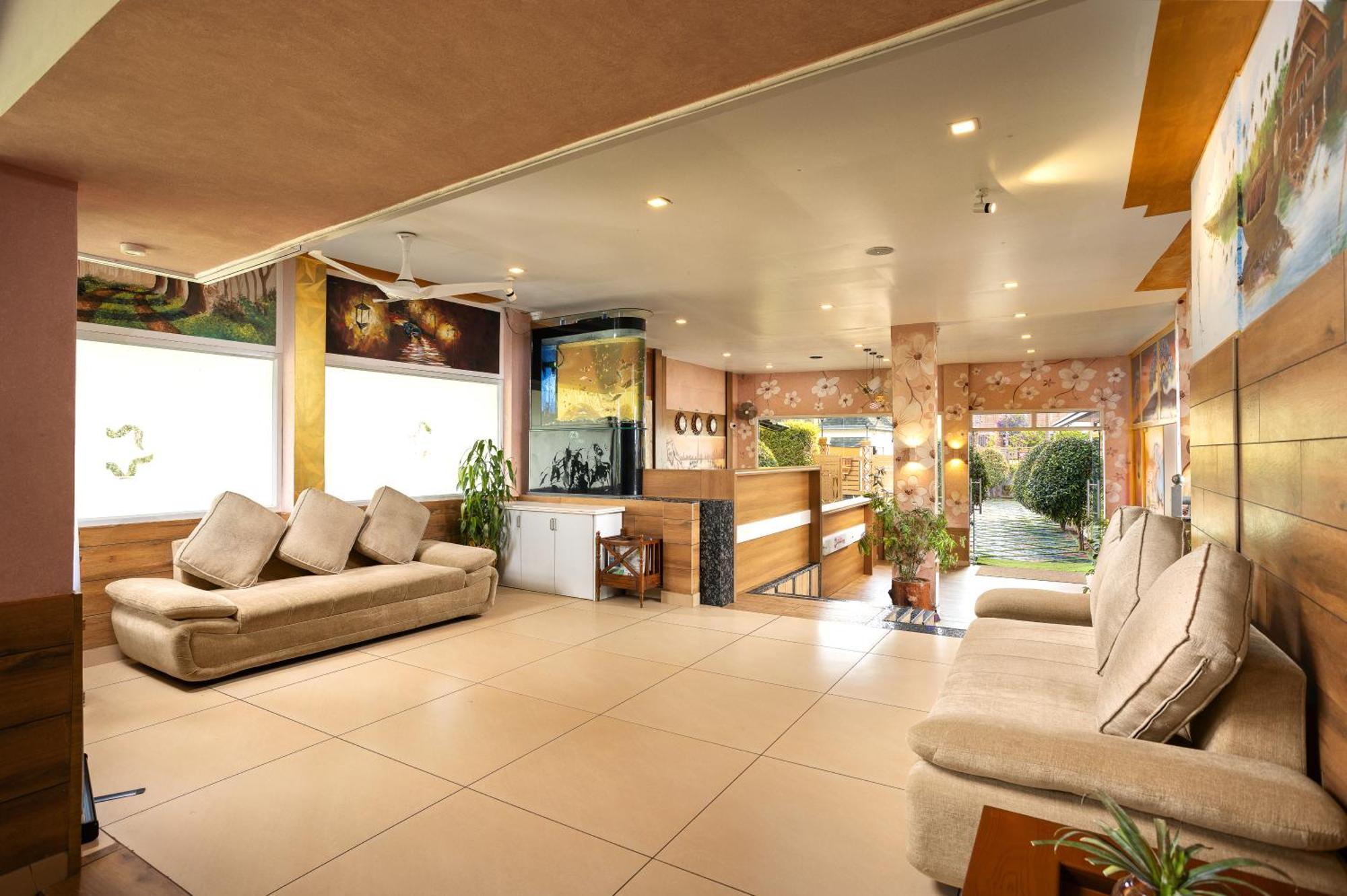 Star Emirates Luxury Resort And Spa, Munnar Anachal Bagian luar foto